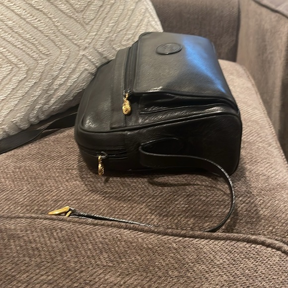 💎💎 Authenticated Vintage Gucci Black Leather Crossbody Shoulder Bag - Picture 3 of 3